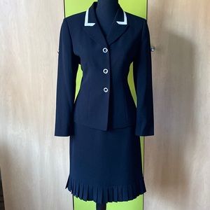 Le Suit Black and White Skirt Set